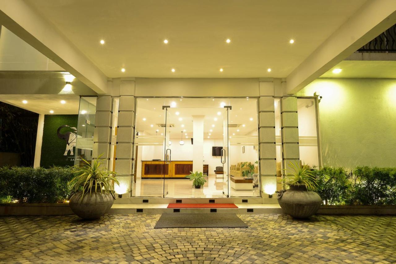Hotel Ganthera Kandy Exterior foto